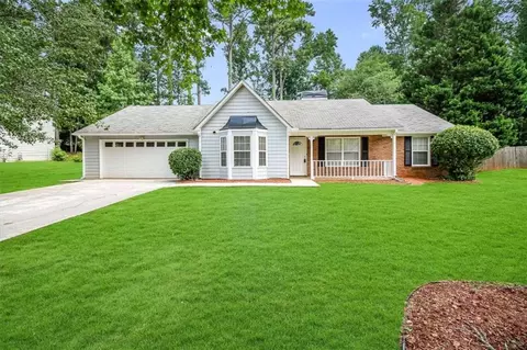 291 Whaleys Lake Dr, Jonesboro, GA 30238