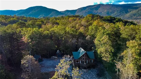 379 Howell Mill Dr, Sautee Nacoochee, GA 30571
