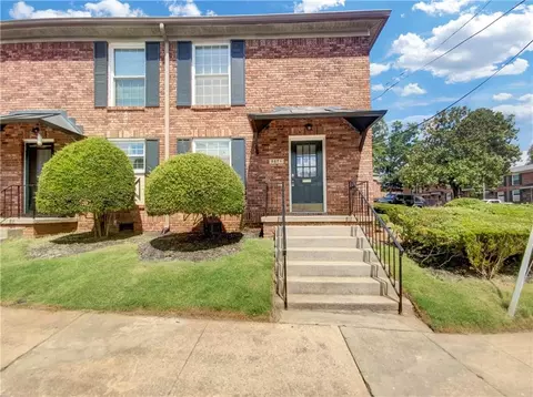 5671 Kingsport Dr #5, Atlanta, GA 30342