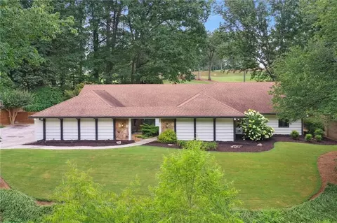 1185 Oakhaven Dr, Roswell, GA 30075