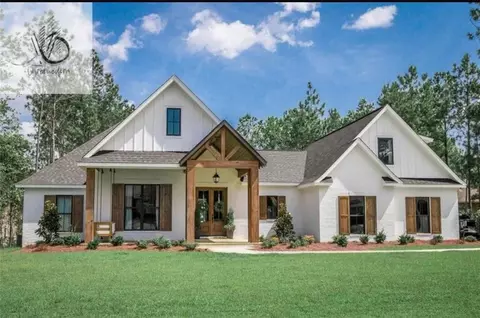 5241 Planters Ct SW, Lilburn, GA 30047