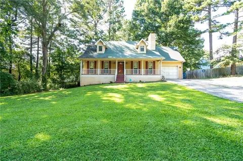1011 Evans Dr, Riverdale, GA 30296