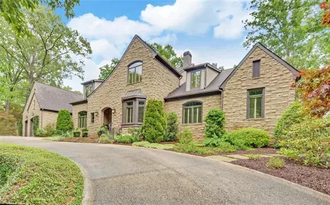 2556 Club Dr, Gainesville, GA 30506