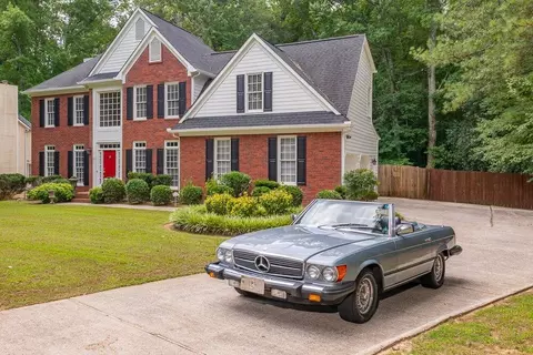 2405 Fair Oaks Dr, Jonesboro, GA 30236