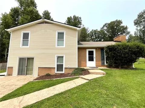2082 Chestnut Log Dr, Lithia Springs, GA 30122