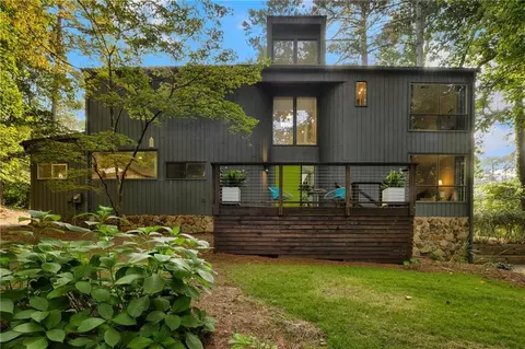945 Tiber Cir, Johns Creek, GA 30022