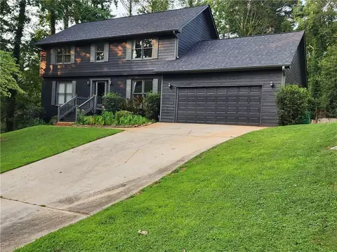 5108 Winterberry Dr, Stone Mountain, GA 30088