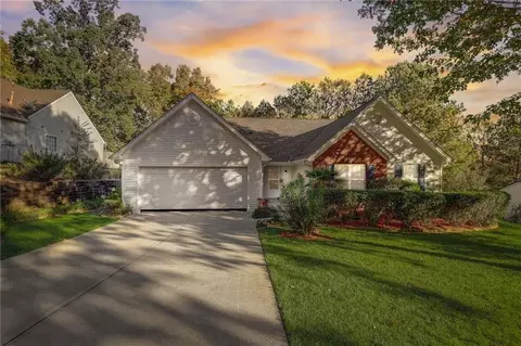380 Cedarhurst Rd, Lawrenceville, GA 30045