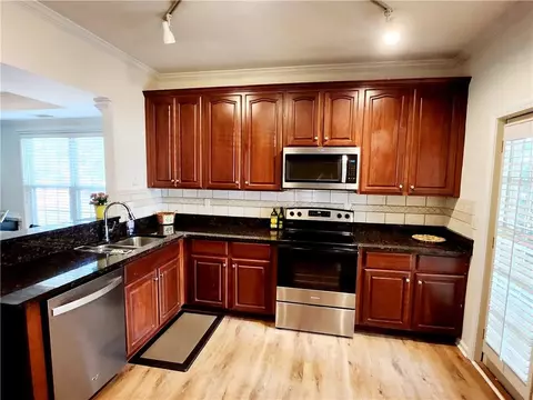 2075 Pine Tree Dr #E4, Buford, GA 30518 photo 9