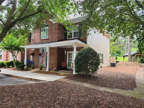 2075 Pine Tree Dr #E4, Buford, GA 30518 photo 2
