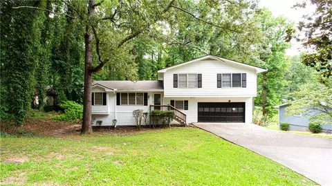 5808 Navarre Ct, Stone Mountain, GA 30087