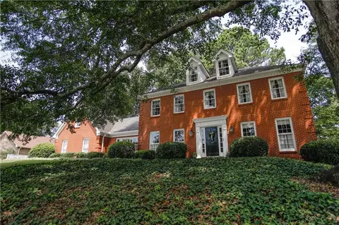 3789 Wentworth Ln, Lilburn, GA 30047