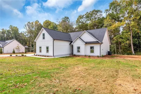 184 Hill St, Homer, GA 30547