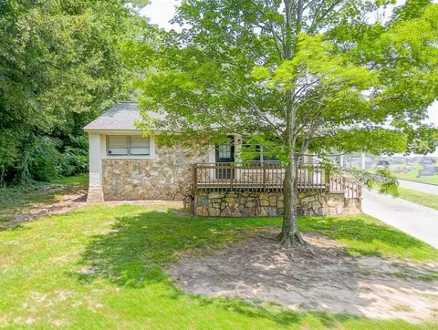 100 Woodrow St, Calhoun, GA 30701