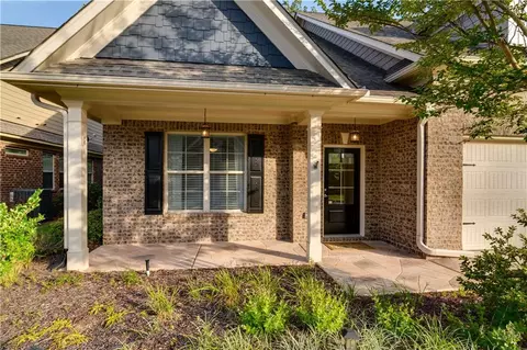 196 Larkton Ln, Grayson, GA 30017 photo 4