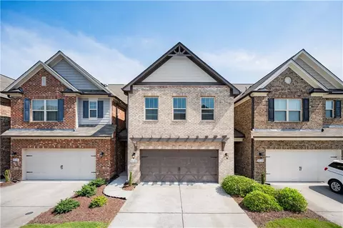 8530 Village Pl, Suwanee, GA 30024