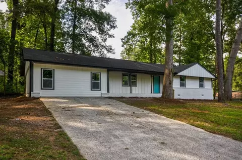 1961 Oak Leaf Ct SW, Marietta, GA 30008