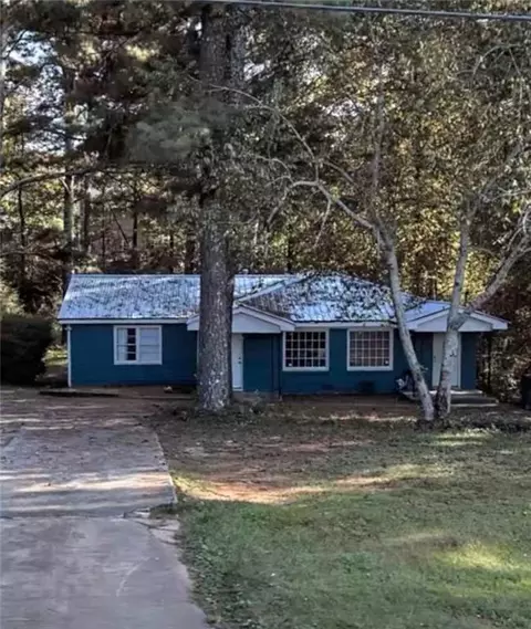 528 Springlake Rd, Lawrenceville, GA 30045