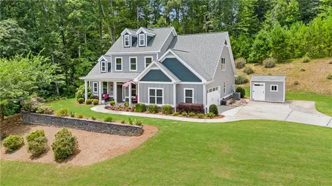 4231 Quail Creek Dr NE, Flowery Branch, GA 30542