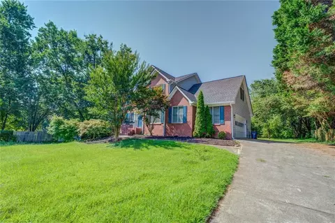 2294 Stratford Ln, Snellville, GA 30078