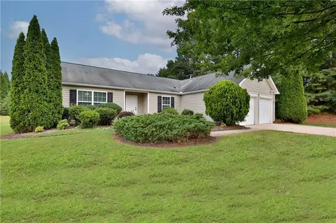 3190 Bridgeshaw Dr, Cumming, GA 30028