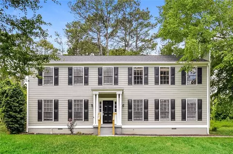 631 Yorkshire Dr, Marietta, GA 30068