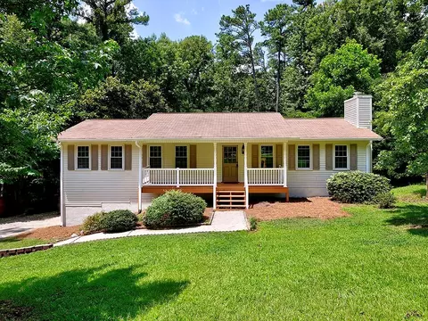 131 Dials Dr, Woodstock, GA 30188