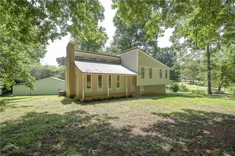 118 Ashley Dr, Carrollton, GA 30117