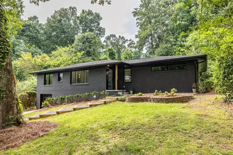 2882 Rockcliff Rd, Atlanta, GA 30316