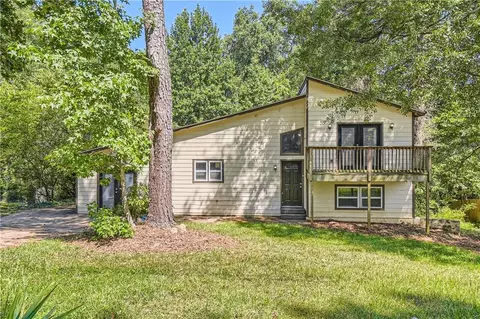 6817 Red Maple Dr, Rex, GA 30273 photo 2