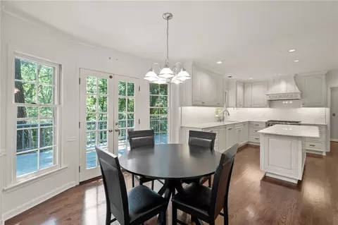 975 Buckhorn E, Sandy Springs, GA 30350