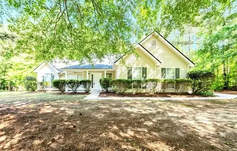 75 Applewood Cir, Newnan, GA 30263