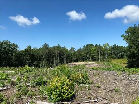 40 Lois Ln, Adairsville, GA 30103
