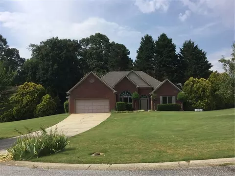 6610 Misty Ln, Cumming, GA 30040