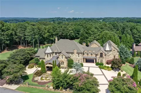 5542 Legends Dr, Braselton, GA 30517