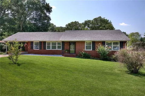 20 Grandview Dr, Cartersville, GA 30120