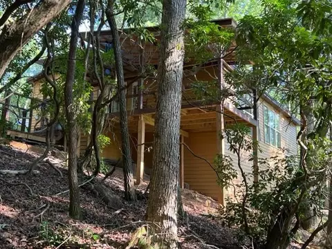 49 Creekside Dr, Cleveland, GA 30528