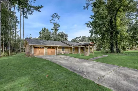 5725 Melanie Trl, College Park, GA 30349