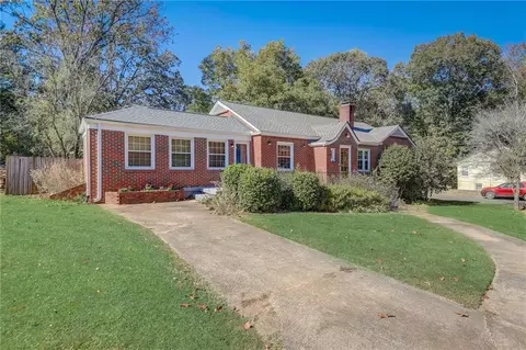 2653 Kimmeridge Dr, East Point, GA 30344