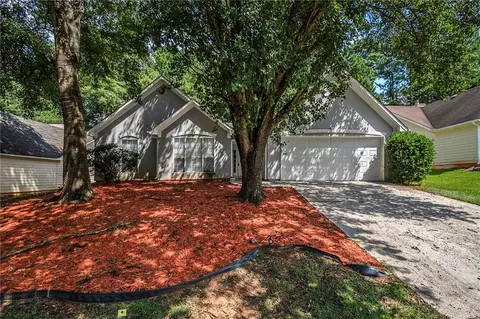 715 Paris Dr, Lawrenceville, GA 30043