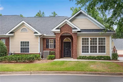 1602 Village Ln, Roswell, GA 30075