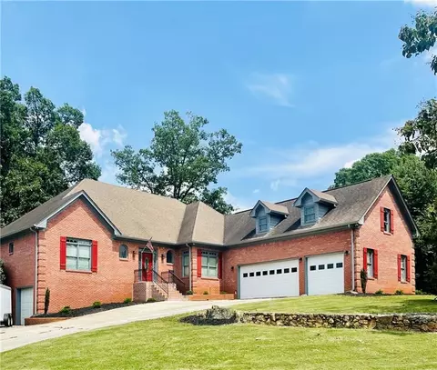 260 Emily Dr SW, Lilburn, GA 30047