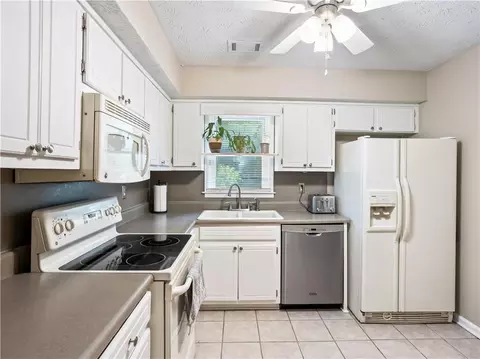 135 Circle Dr, Hampton, GA 30228 photo 13