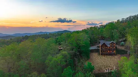 100 Stuart Highland Dr, Mineral Bluff, GA 30559
