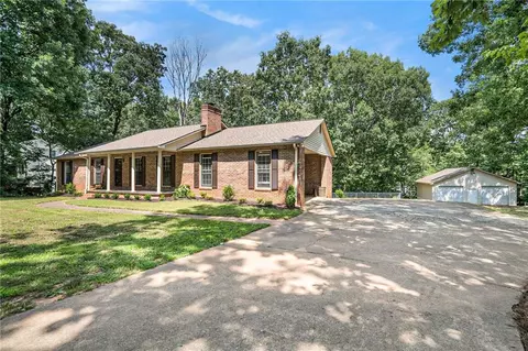 114 Mountain Crest Dr, Canton, GA 30114