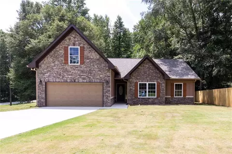 15 Oak Crest Ct, Covington, GA 30016