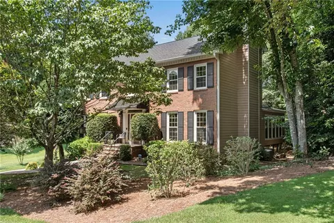 4330 Riverhill Ln NE, Roswell, GA 30075