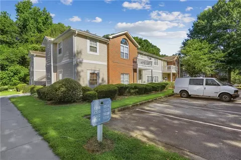 1324 Orchard Park Dr, Stone Mountain, GA 30083