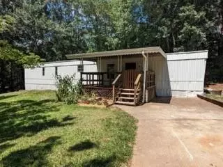 6960 Kirkland Dr, Douglasville, GA 30135