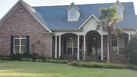 361 Caldwell Ln, Hoschton, GA 30548